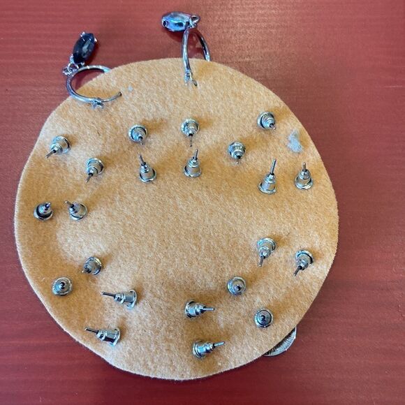 Cheaper by the dozen 12 earring set - Picture 2 of 2